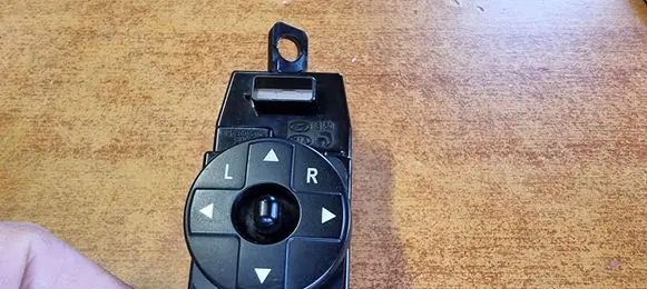 KIA Carnival Wing mirror switch 202004540 03000