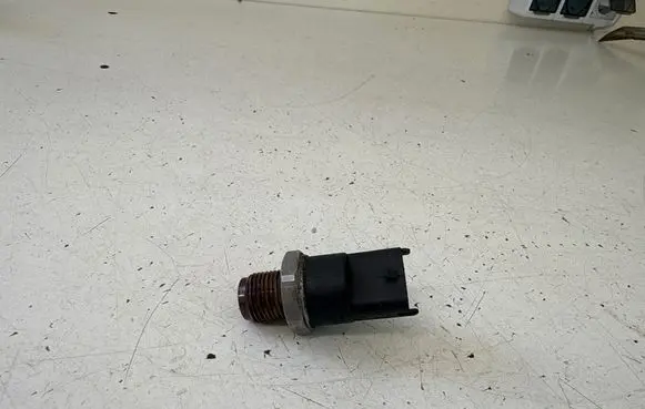 Renault Trafic II (X83) Fuel pressure sensor 8200418270 0281002720 M12150026