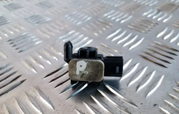 Nissan Juke I F15 Airbag deployment crash/impact sensor 985811LA0A