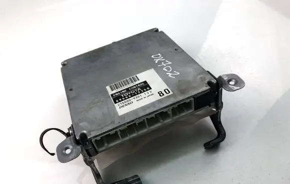 Toyota Corolla E120 E130 Engine control unit/module 8966612350
