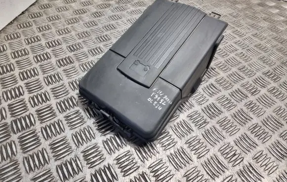 Skoda Octavia Mk2 (1Z) Battery box tray cover/lid 1K0915443A