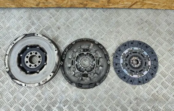 Toyota Avensis T270 Clutch set kit 134500X020 3121005150B 3125005210