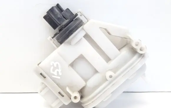 Volkswagen PASSAT B3 Central locking motor 357862153C