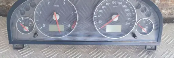 Ford Mondeo Mk III Speedometer (instrument cluster) 1351749 3S7T10849JE 3S7T10849JD