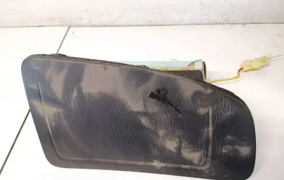 Passenger airbag