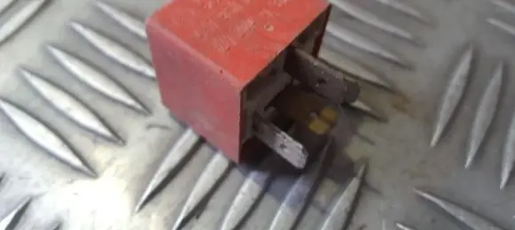 Volkswagen Golf IV Other relay 431951253F