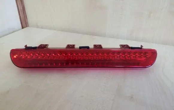 KIA Sportage Third/center stoplight