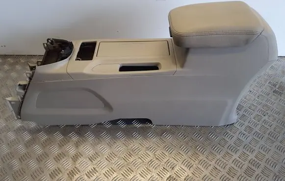 Honda CR-V Center console