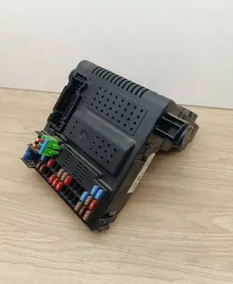 Volvo XC90 Fuse module 31314468 28241898 00007998659