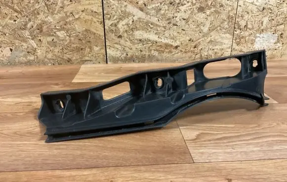 Volkswagen PASSAT B6 Front bumper mounting bracket 3C0807890