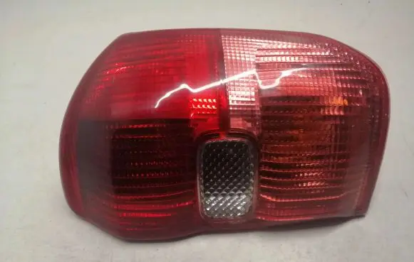 Toyota RAV 4 (XA20) Tailgate rear/tail lights