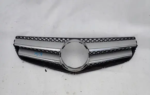 Mercedes-Benz E C207 W207 Front grill A2078880283