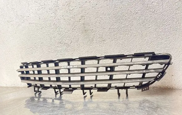Opel Astra H Front bumper lower grill 13110303