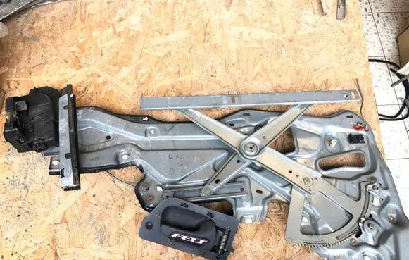 Renault Laguna I Rear door window regulator with motor
