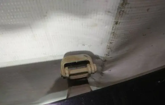 Ford Focus Tailgate/trunk/boot hinge