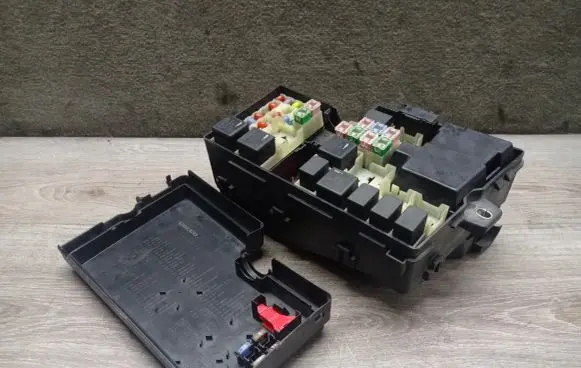 Volvo V50 Fuse box set 30679815 30728013