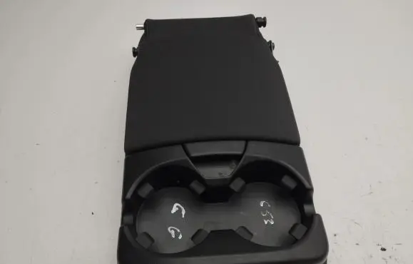 Volvo V50 Rear seat armrest 