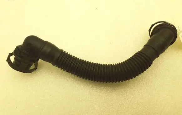 Volkswagen PASSAT B6 Breather hose/pipe 03L103493AE