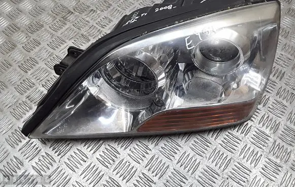 KIA Sorento Headlight/headlamp 921013e5xx
