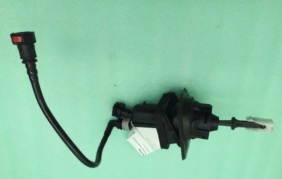Ford Kuga I Clutch master cylinder 3M517A543BF