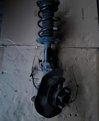 Toyota Prius (XW50) Front shock absorber/damper