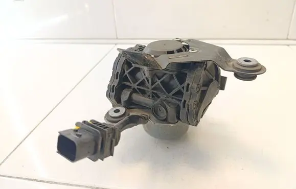 Mercedes-Benz B W246 W242 Vacuum pump A2424300632