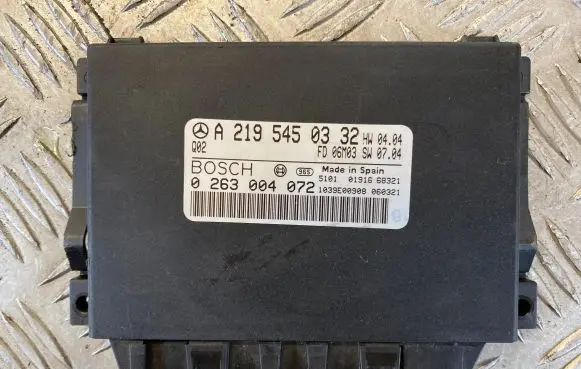 Mercedes-Benz CLS C219 Parking PDC control unit/module A2195450332 1039E00908 0263004072