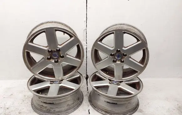 Volvo XC90 R17 alloy rim 8646831