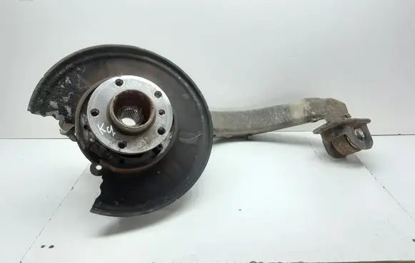 Rear wheel hub spindle/knuckle