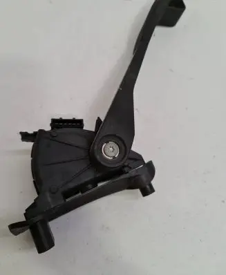 Volvo V70 Accelerator throttle pedal 30683514 6PV00853713