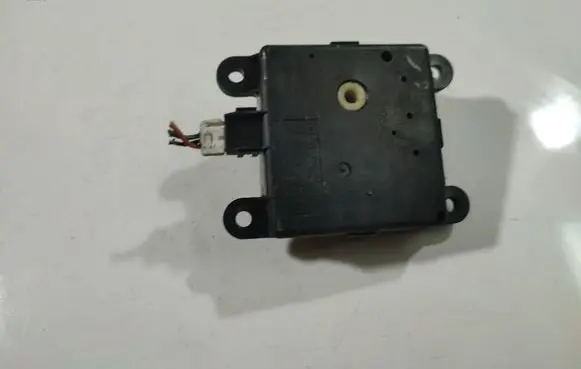 Nissan Primera Air flap motor/actuator 
