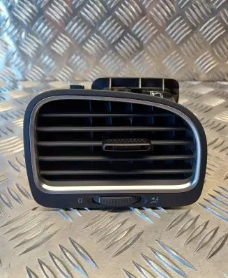 Volkswagen Golf VI Dashboard side air vent grill/cover trim 5K0819710D 5K0819704J