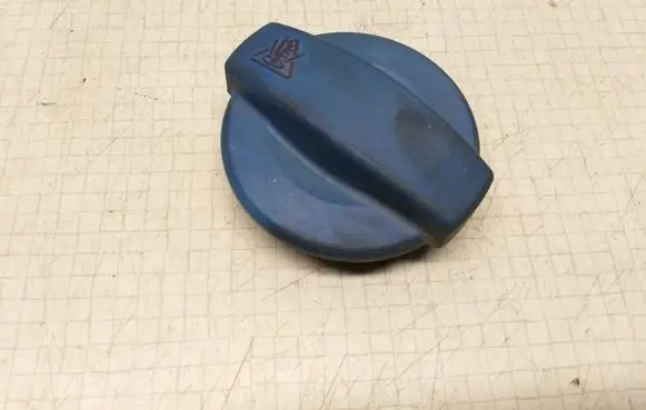 Audi A6 S6 C5 4B Coolant expansion tank/reservoir cap 8E0121321