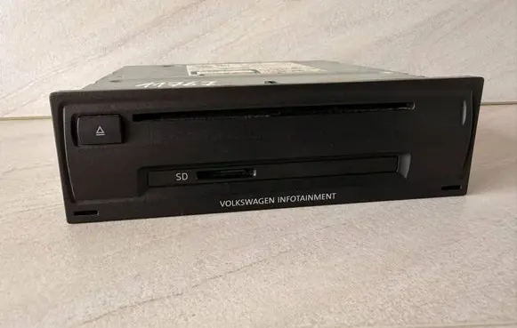 Volkswagen Golf VII Radio/CD/DVD/GPS head unit 5G0035819