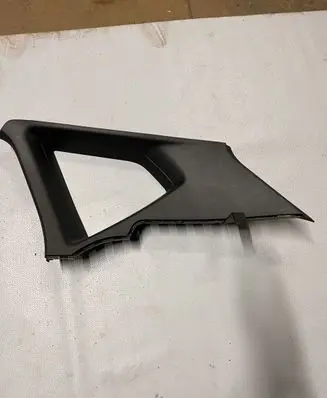 (D)pillar trim (top)