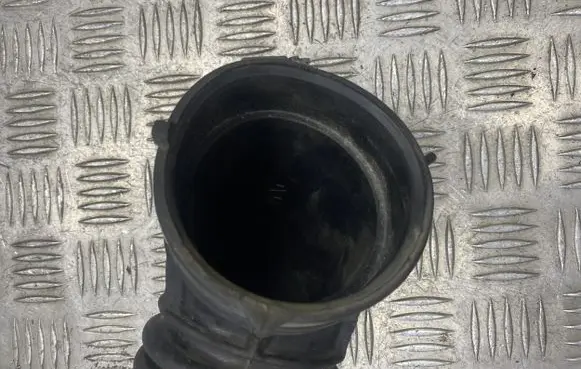 Mercedes-Benz X-class W470 Air intake hose/pipe 165764JA1A 1129994S01