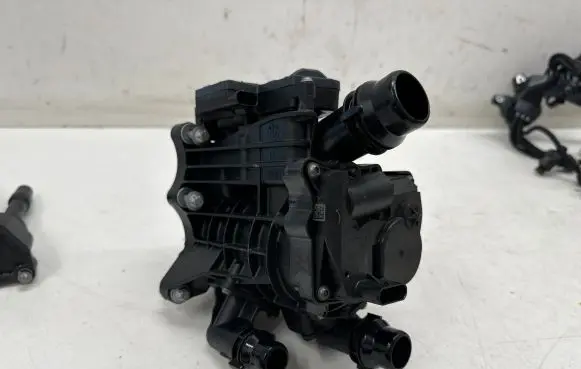 Thermostat/thermostat housing