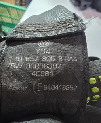 Volkswagen Touran I Rear seatbelt 1T0857805B 40561 33036387