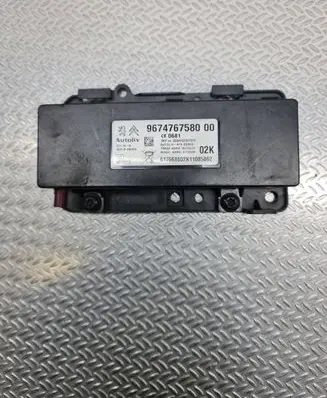Citroen C4 I Picasso Antenna control unit 967476758000