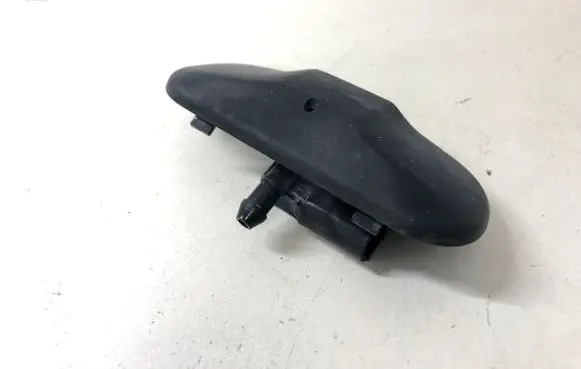 Volkswagen PASSAT B6 Windshield washer spray nozzle 5M0955986