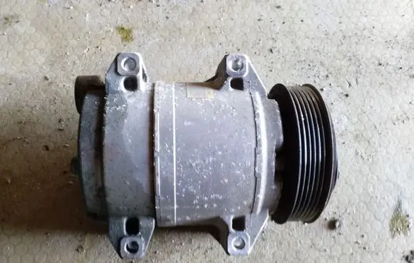 Volvo S60 Air conditioning (A/C) compressor (pump) 30665339