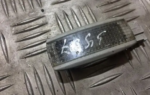 Volkswagen PASSAT B5 Other interior light 3B0947113