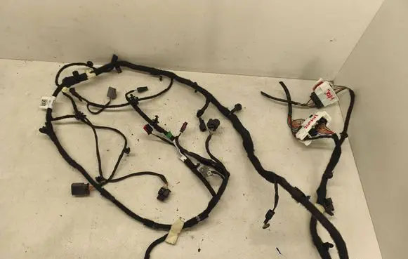 Jeep Grand Cherokee WL Tailgate/trunk wiring harness P68487800AD 68487800AD