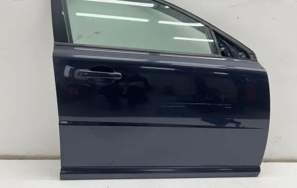 Volvo V70 Front door MMAUTKO22329