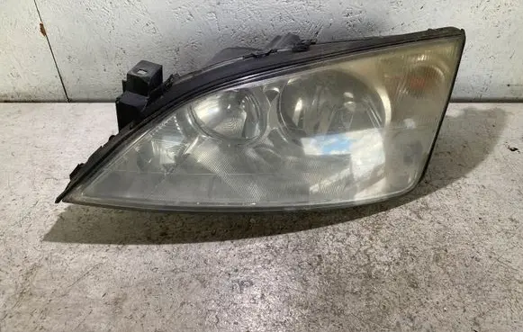Ford Mondeo Mk III Headlight/headlamp 1S7113006AK 0301174201