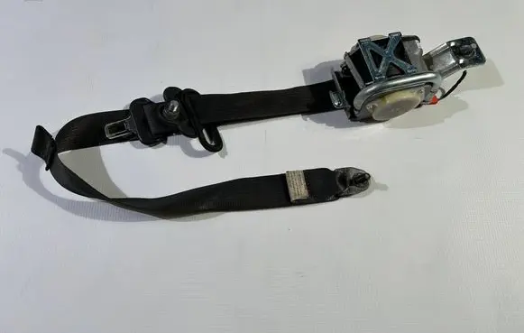Ford F150 Front seatbelt 2031104