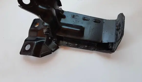 Volvo S60 Radiator mount bracket 31261932