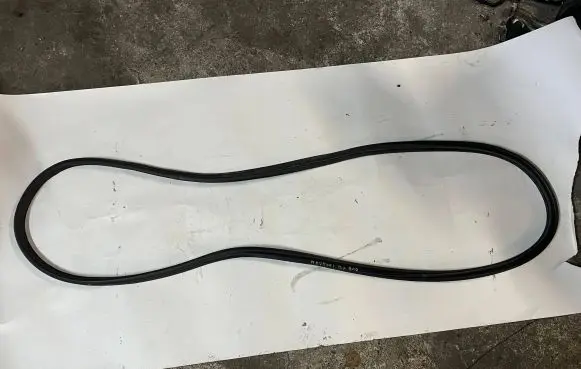 Trunk rubber seal (body)