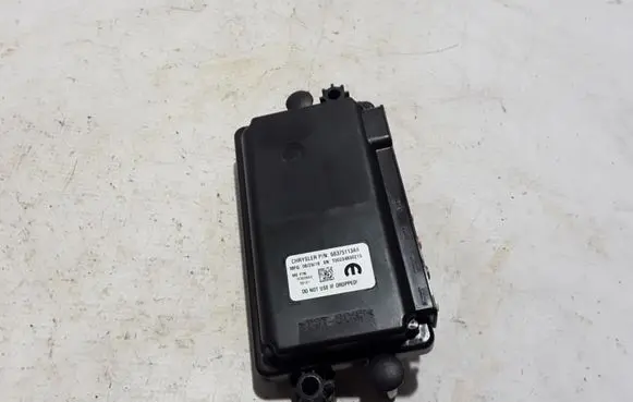 Chrysler Pacifica Camera control unit module 68375113AA