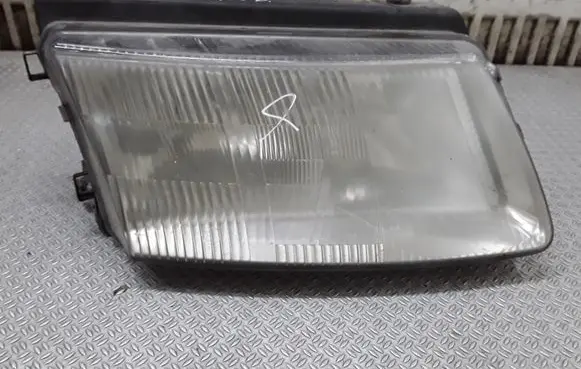 Volkswagen PASSAT B5 Headlight/headlamp